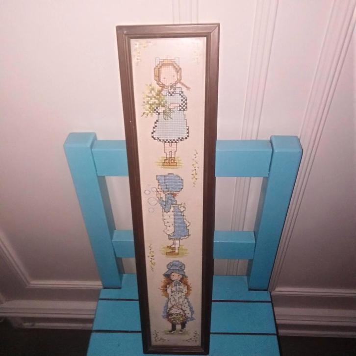 Geborduurd Holly Hobbie schilderijtje met 3 afbeeldingen, Huis en Inrichting, Woonaccessoires | Wanddecoraties, Gebruikt, Ophalen