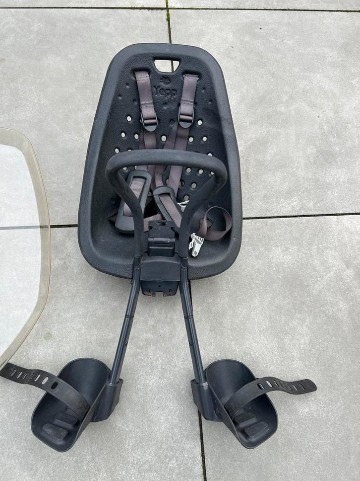 Yepp Fietsstoeltje voor + Windscherm - Zwart, Fietsen en Brommers, Fietsaccessoires | Fietsstoeltjes, Gebruikt, Achterzitje, 9 t/m 18 kg