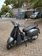 Vespa Primavera 2015 - 10617km, Fietsen en Brommers, Ophalen, Gebruikt, Overige modellen, Maximaal 25 km/u