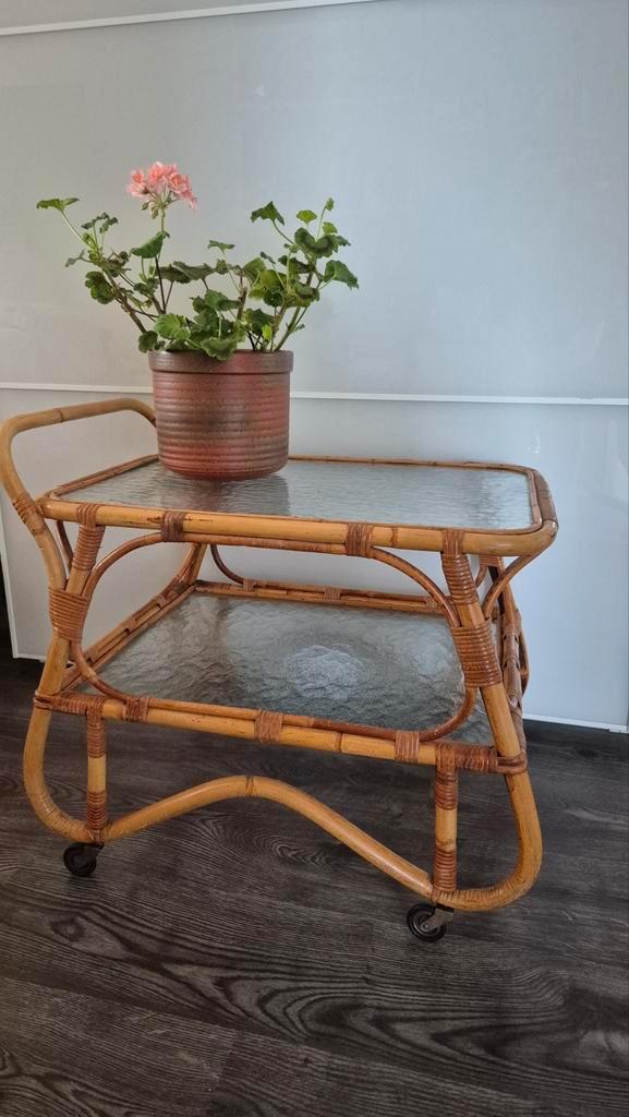 Rohe vintage rotan bamboe serveerwagen  bijzettafel, Huis en Inrichting, Tafels | Bijzettafels, Gebruikt, Rechthoekig, 45 tot 60 cm