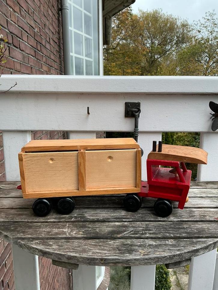 Oud houten speelgoed. Vrachtwagen cabine met oplegger. Auto., Kinderen en Baby's, Speelgoed | Houten speelgoed, Gebruikt, Ophalen of Verzenden