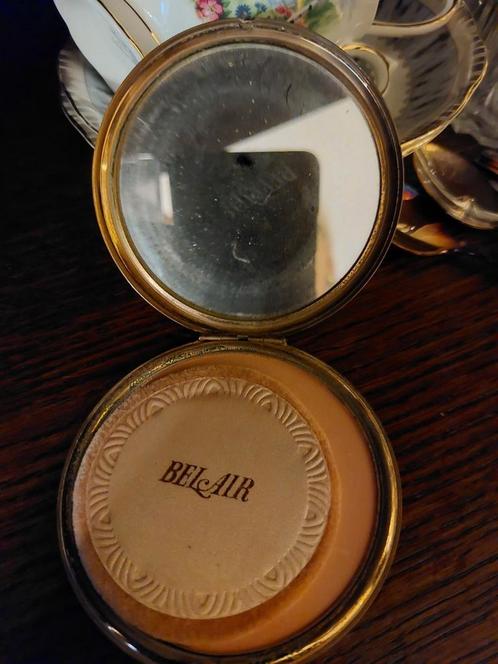 Fraaie oude geelgouden poederdoos van Stratton, Sieraden, Tassen en Uiterlijk, Uiterlijk | Cosmetica en Make-up, Gebruikt, Gehele gezicht
