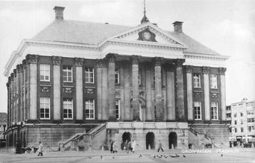 (300-099-043) Groningen Stadhuis beschikbaar voor biedingen