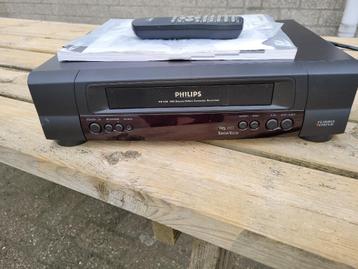 nieuwstaat Philips videorecorder nieuwstaat boekjes +  beschikbaar voor biedingen