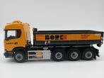 WSI SCANIA G 8X4 + HAAKARM SYSTEEM + CONTAINER 15M3, Hobby en Vrije tijd, Modelauto's | 1:50, Wsi, ., Nieuw, Ophalen of Verzenden