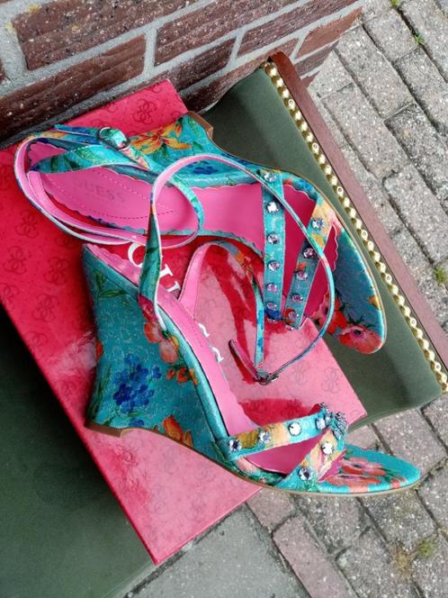 Dames sandalen Guess Mt40, Kleding | Dames, Schoenen, Nieuw, Sandalen of Muiltjes, Groen, Ophalen of Verzenden