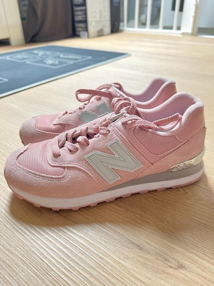 New Balance sneaker 574 mt 40,5 roze, Kleding | Dames, Schoenen, Gedragen, Sneakers of Gympen, Roze, Ophalen of Verzenden