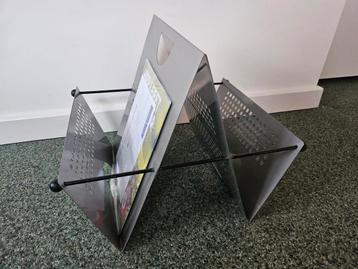 Metalen Lectuurbak / Tijdschriftenrek beschikbaar voor biedingen