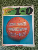 1-0 voetbal seizoengids 1971 - 1972  eredivsie elftal foto's, Ophalen of Verzenden, Gebruikt, Buitenlandse clubs, Boek of Tijdschrift