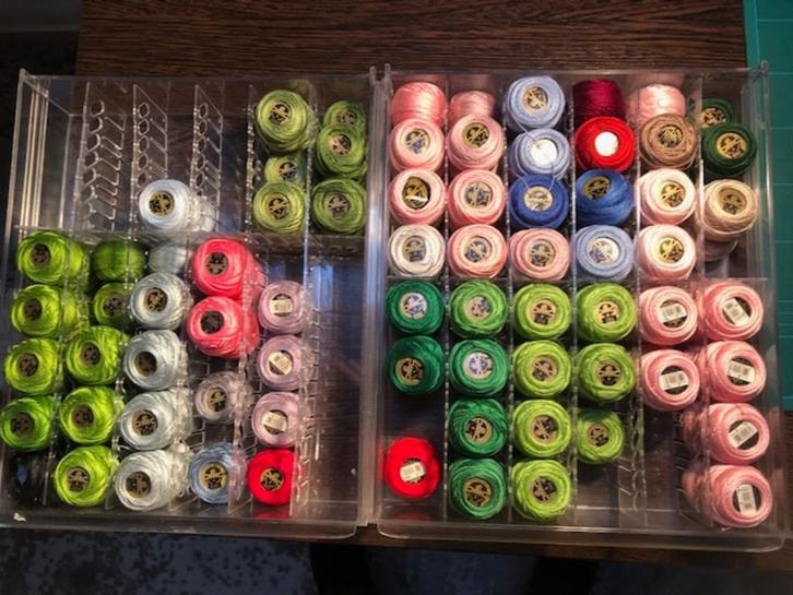 Borduurgaren DMC 8 coton perlé 80m per bol € 3,00 per bol, Hobby en Vrije tijd, Borduren en Borduurmachines, Nieuw, Borduurgaren of Zijde