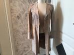 Speelse suède trenchcoat beige S, Ophalen of Verzenden, Zo goed als nieuw, Beige