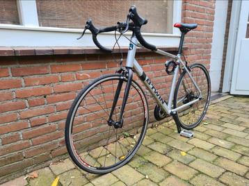 Wielren fiets  beschikbaar voor biedingen