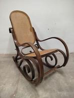 Vintage schommelstoel met rotan zitting – Thonet stijl 1970, Antiek en Kunst, Ophalen
