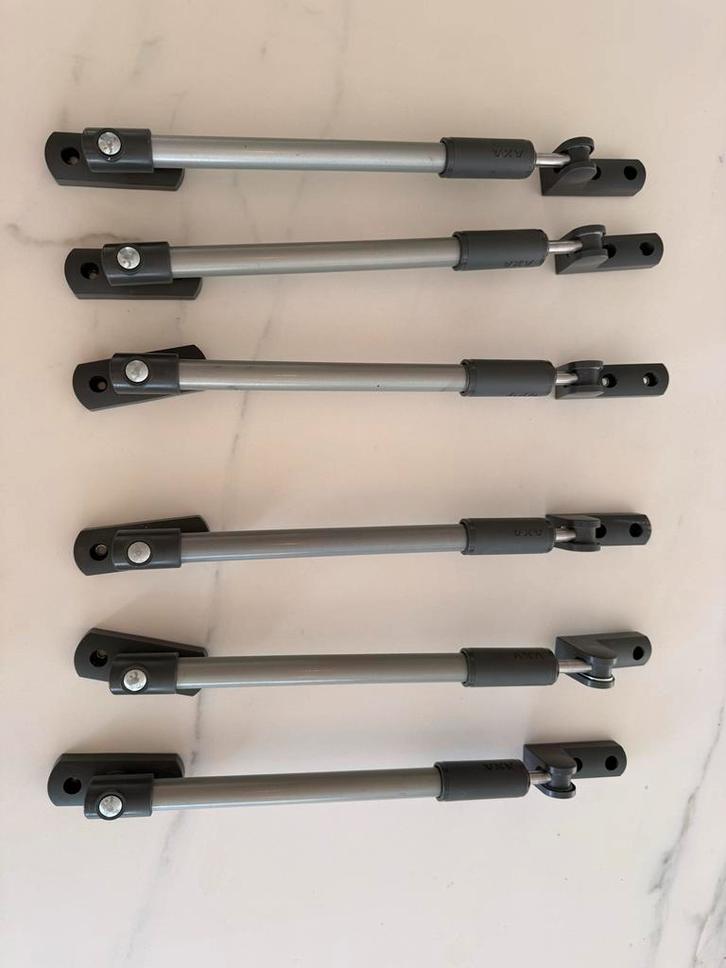 6 AXA Uitzetijzers/Gasveren voor Kozijnen, Doe-het-zelf en Verbouw, Hang- en Sluitwerk, Gebruikt, Overige typen, Overige materialen