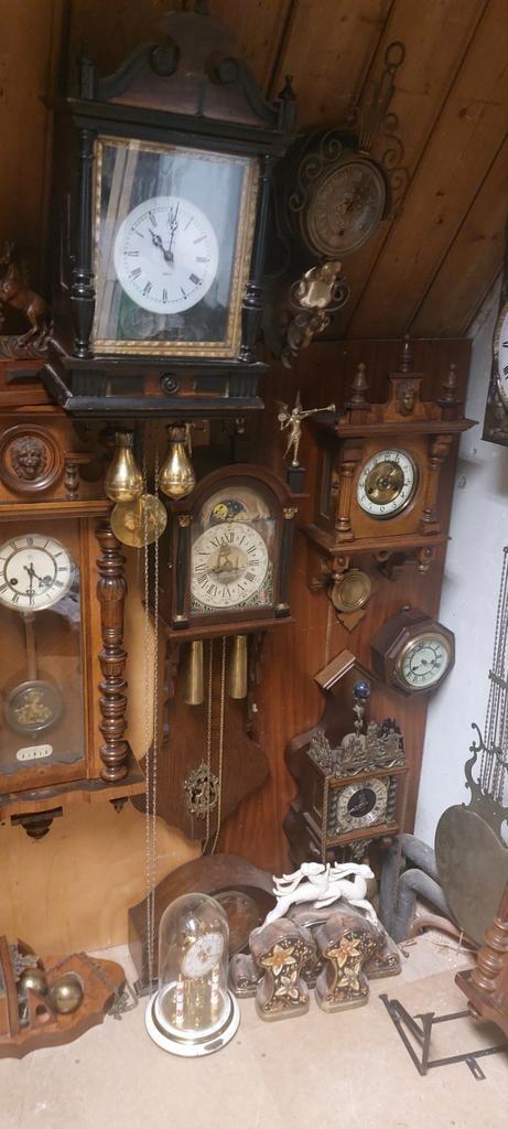 25 stuks goedwerkende klokken, Antiek en Kunst, Antiek | Klokken, Ophalen