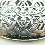 Keltische broche St. Justin, Sieraden, Tassen en Uiterlijk, Broches, Overige materialen, 4 tot 7 cm, Gebruikt, Verzenden