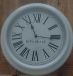 Riverdale wandklok white 46cm., Ophalen of Verzenden, Zo goed als nieuw, Digitaal, Wandklok