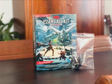 Dungeons & Dragons Essentials Kit + Miniaturen beschikbaar voor biedingen
