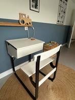 Leuk opgeknapt kinderbureau / lessenaar, Huis en Inrichting, Ophalen, Gebruikt, Bureau