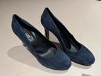 Mooie blauwe pumps van Tod's maat 39, Pumps, Blauw, Ophalen of Verzenden, Zo goed als nieuw