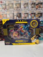 Jolteon VMAX Premium Collectie, Ophalen of Verzenden, Nieuw, Boosterbox