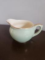 Groen/goud melkkannetje - Gouda Plateelbakkerij, Antiek en Kunst, Ophalen of Verzenden