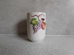 Mok 11 cm. Fruit Barbotine Italy, Ophalen of Verzenden, Zo goed als nieuw, Overige stijlen, Kop(pen) en/of Schotel(s)