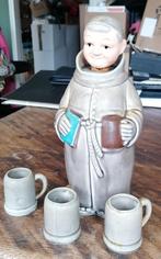 Keramieken likeurservies met een priester, Antiek en Kunst, Ophalen