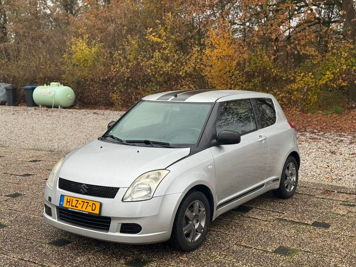 Suzuki Swift 1.3 3D 2007 NIEUWE APK, Auto's, Suzuki, Bedrijf, Swift, ABS, Airbags, Airconditioning, Bluetooth, Boordcomputer, Elektrische ramen
