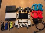 Nintendo switch oled (Wit), Spelcomputers en Games, Spelcomputers | Nintendo Switch, Ophalen, Zo goed als nieuw, Met 3 controllers of meer