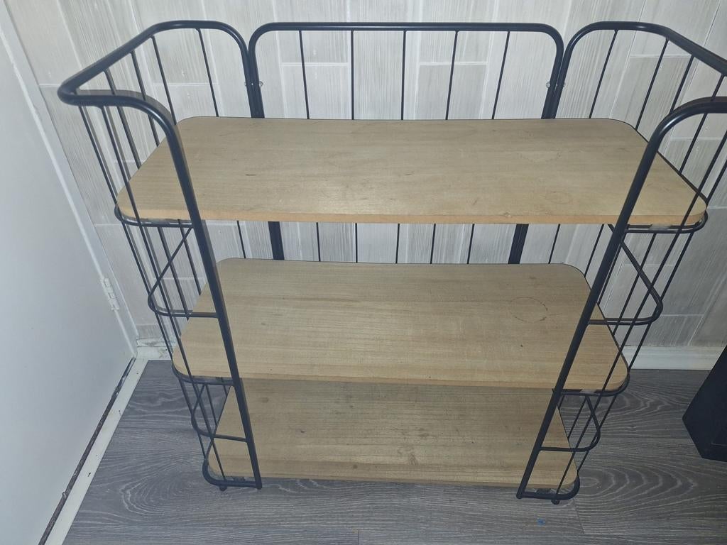 Bakkers kastje, Verzenden