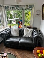 MOET WEG Chesterfield look Bank - Donkergrijs - ZGAN, Ophalen, 150 tot 200 cm, Tweepersoons, Zo goed als nieuw