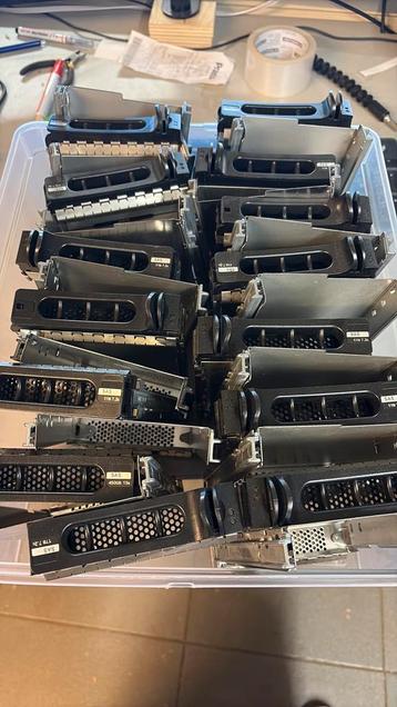 Dell 3,5 inch caddies voor hdd circa 28 st. beschikbaar voor biedingen