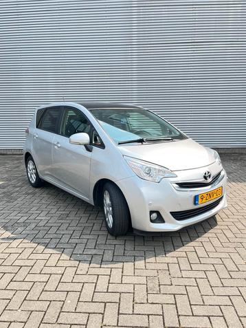 Toyota Verso-S 1.3 Vvt-i Multidrive CVT 2015 zilver beschikbaar voor biedingen