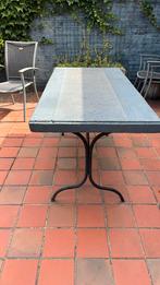 Betonnen tafel met ijzeren frame., Tuin en Terras, Tuintafels, Ophalen, Gebruikt, Rechthoekig, Overige materialen