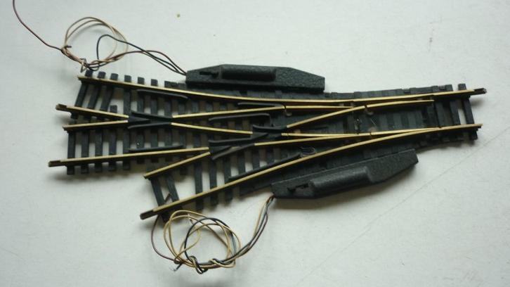 Fleischmann H0 6057 elektrische driewegwissel, Hobby en Vrije tijd, Modeltreinen | H0, Gebruikt, Rails, Wisselstroom, Fleischmann