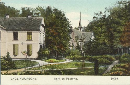 Lage Vuursche - Kerk en Pastorie [KRST005-7290, Verzamelen, Ansichtkaarten | Nederland, Ongelopen, Utrecht, 1920 tot 1940, Verzenden