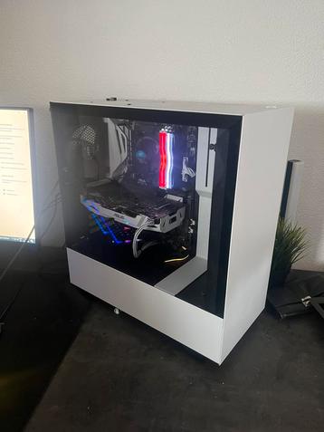Game pc beschikbaar voor biedingen