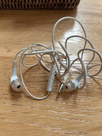 Samsung oordopjes telefoon beschikbaar voor biedingen