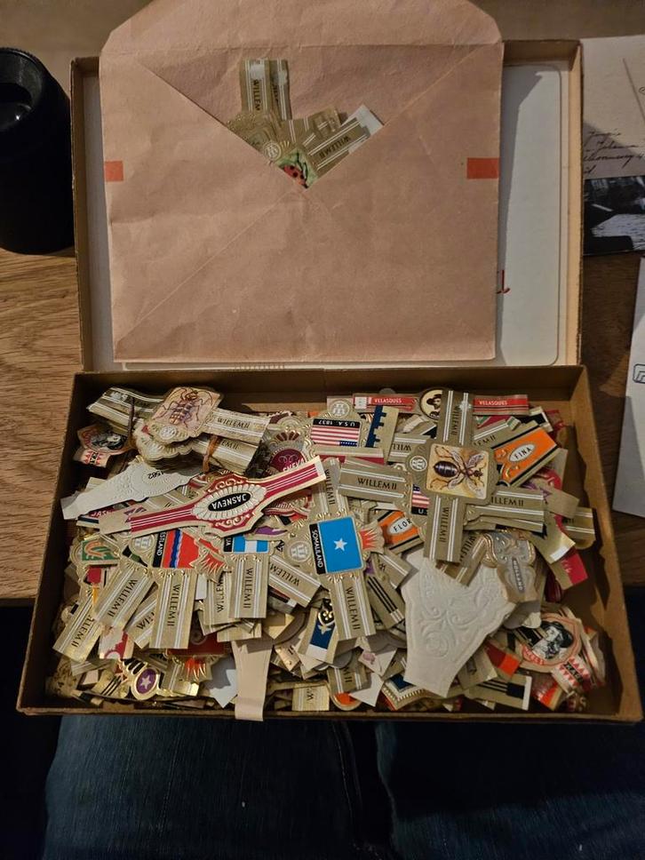 Grote verzameling sigarenbandjes, Verzamelen, Overige Verzamelen, Gebruikt, Ophalen of Verzenden