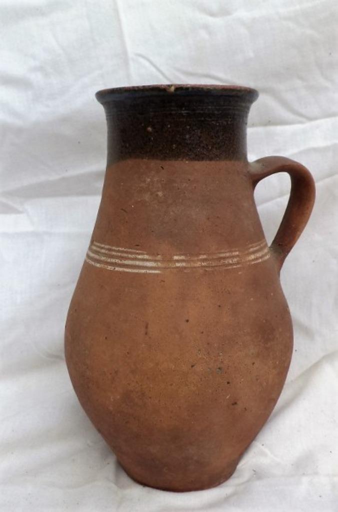 Antieke kruik, terracotta met bruin geglazuurde hals uit Hon, Antiek en Kunst, Antiek | Keramiek en Aardewerk, Ophalen