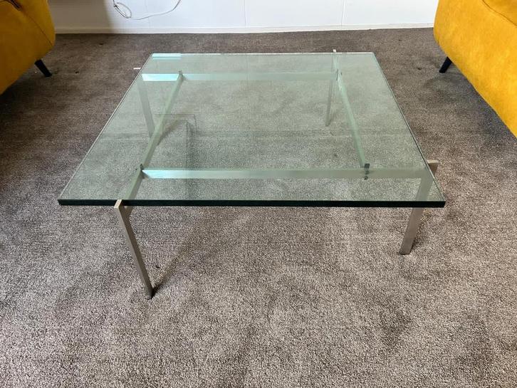 Dedign Glazen salon tafel Fritz Hansen, Huis en Inrichting, Tafels | Salontafels, Zo goed als nieuw, Minder dan 50 cm, 50 tot 100 cm