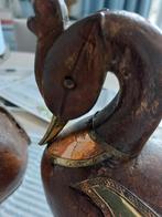 Houten Eenden Decoratie met Koperbeslag., Tuin en Terras, Tuinbeelden, Ophalen of Verzenden, Gebruikt, Hout, Dierenbeeld