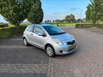 Toyota Yaris 1.0 12V Vvt-i 3DR Terra 2007 Grijs beschikbaar voor biedingen