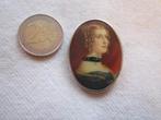 65.  Oude broche met dameswportret, helaas beschadigd, Sieraden, Tassen en Uiterlijk, Antieke sieraden, Ophalen, Zilver, Broche