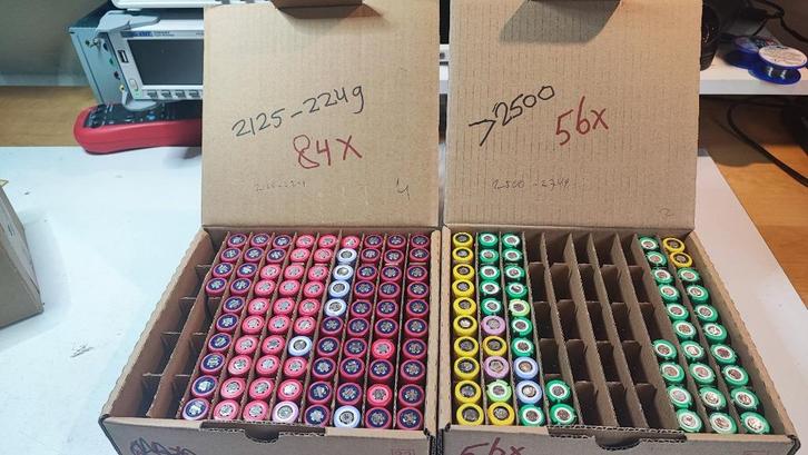 18650 Li-ion cellen met materiaal voor accupacks, Hobby en Vrije tijd, Elektronica-componenten, Gebruikt, Ophalen