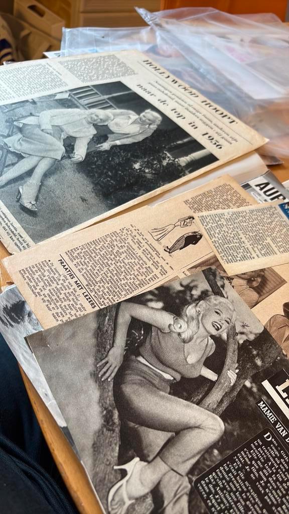 Mamie van Doren filmster zeer uitgebreid dossier, Verzamelen, Film en Tv, Gebruikt, Film, Foto of Kaart, Ophalen of Verzenden