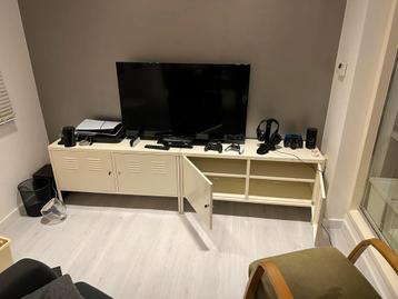 Metalen Kast beschikbaar voor biedingen