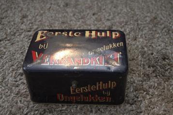 Vintage verbandkistje EHBO beschikbaar voor biedingen