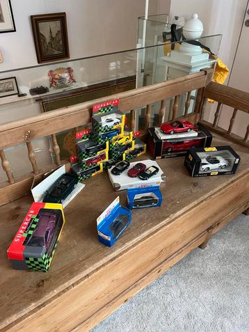Maisto 1:24 Collectie Jaren 90 beschikbaar voor biedingen